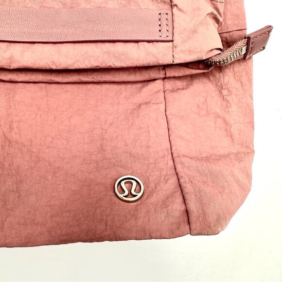 Lululemon On My Level Crossbody Bag - Picture 13 of 16